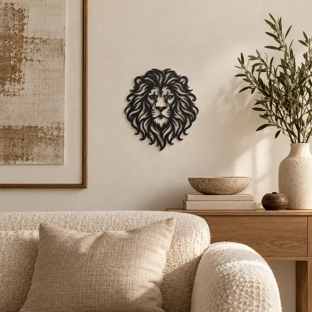 Décoration murale Lion noire de 23 cm en situation pour référence d’échelle