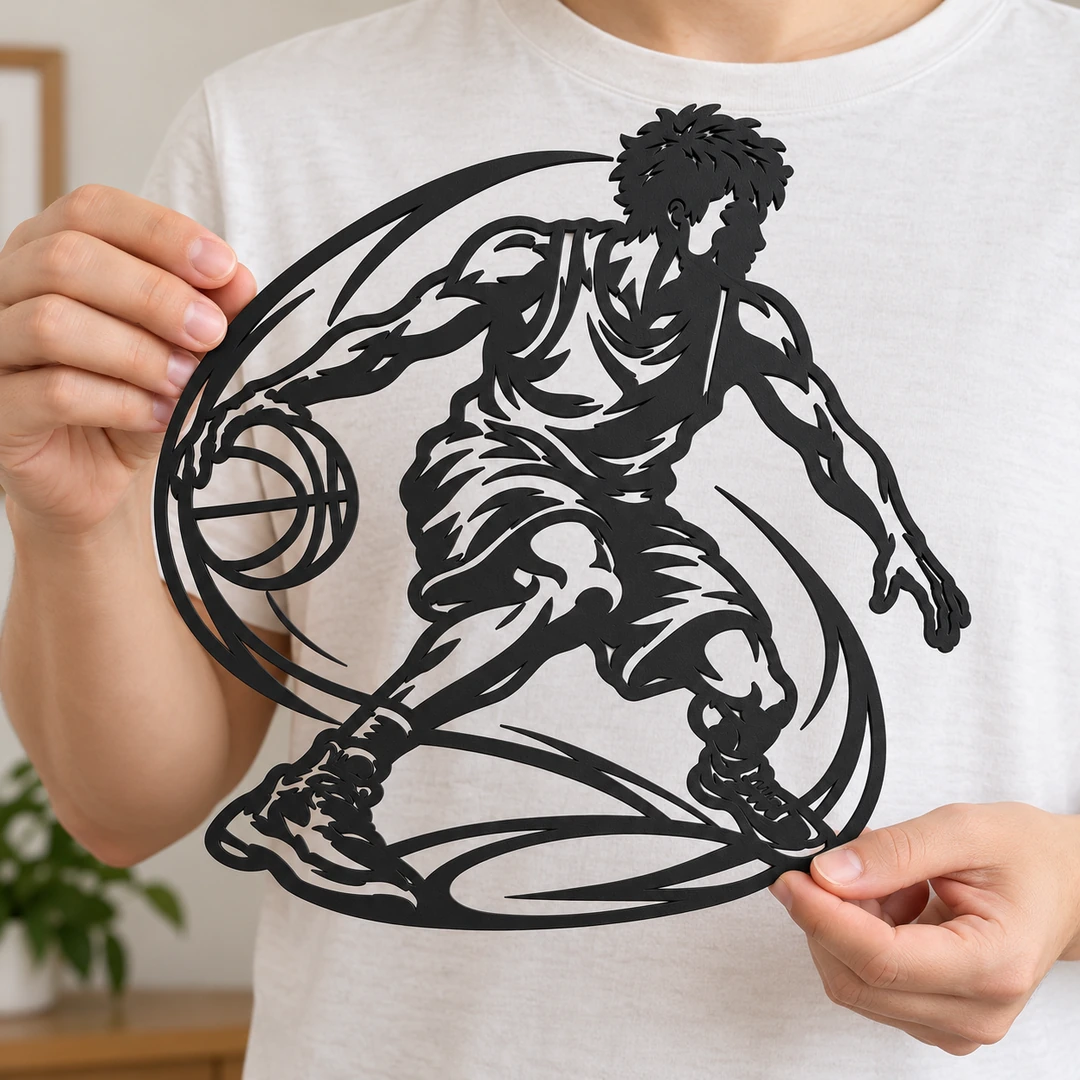Basketteur en dribble : décoration murale noire présentée à une échelle réaliste
